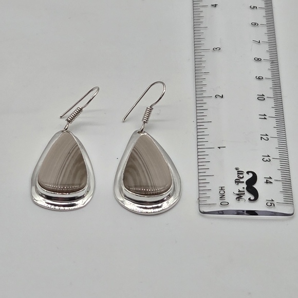NWOT Handmade Teardrop Shape Striated Agate Earrings - Picture 8 of 8